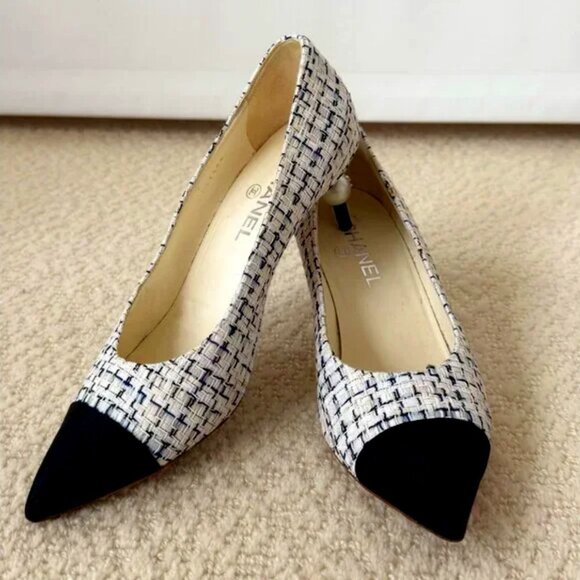 Chanel Tweed Pear Embedded Pumps - Picture 1 of 11